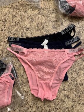 Lace Trim Bikini Panties - Pink & Navy